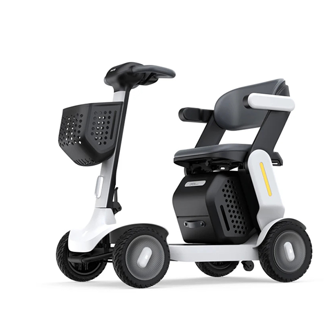 老年代步車 | 皮皮熊 & 深圳木馬